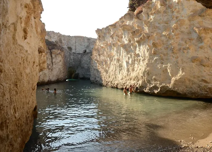 Aloni Cave House * Pachaina