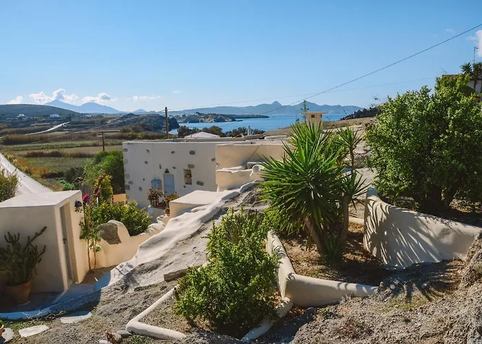 Aloni Cave House Пачаина