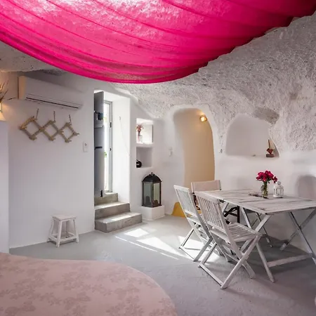 Aloni Cave House * Pachaina