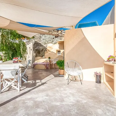 Aloni Cave House Villa