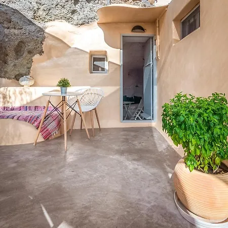 Villa Aloni Cave House