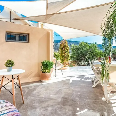 Aloni Cave House *