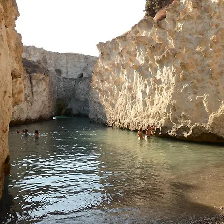 Aloni Cave House * Pachaina