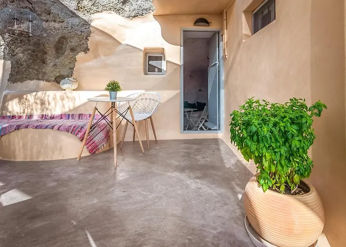 Villa Aloni Cave House