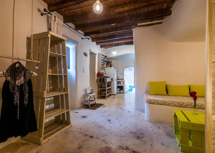 Aloni Cave House Villa *