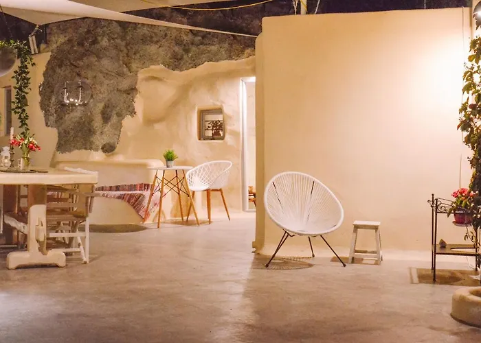 Aloni Cave House Villa *